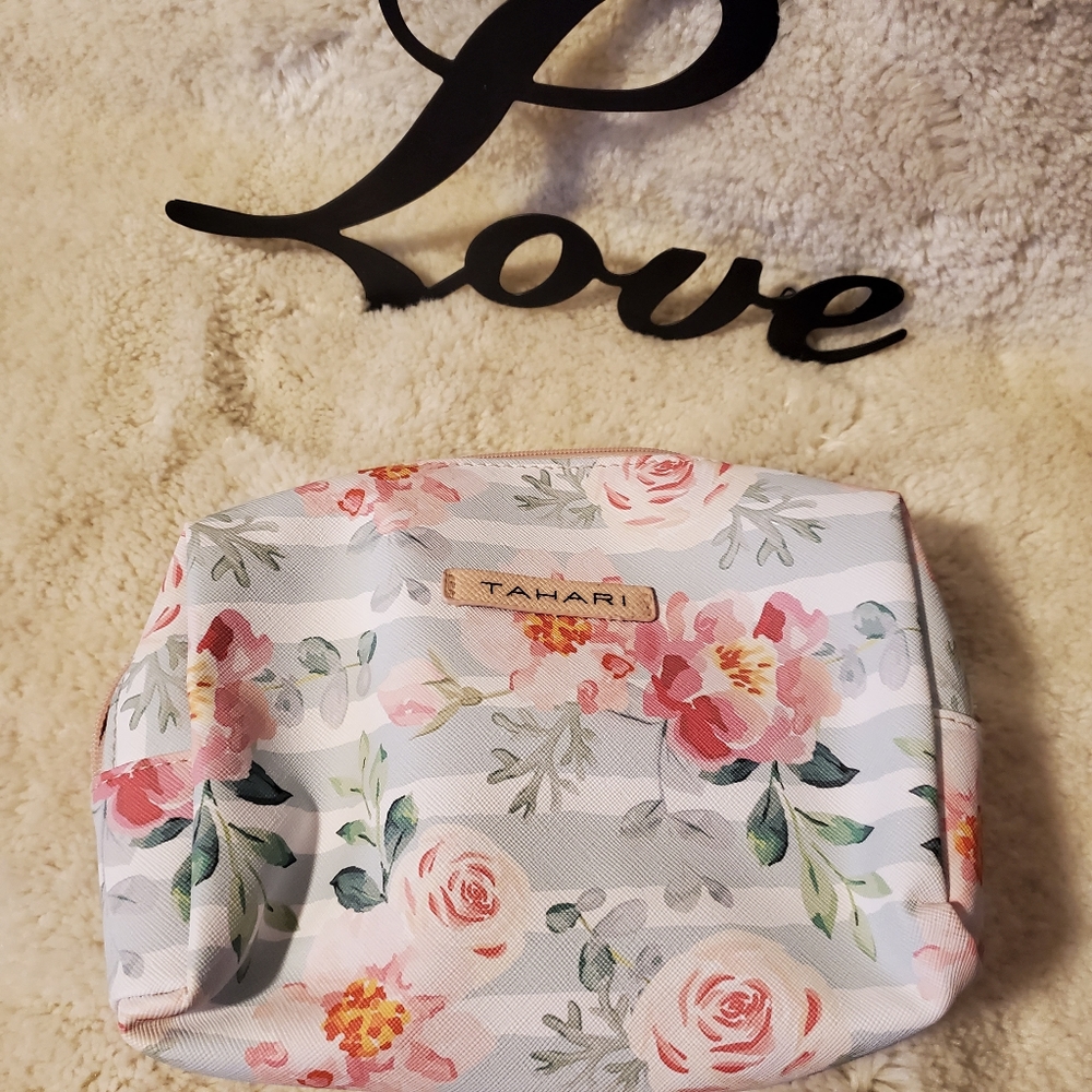 Tahari Makeup/travel bag NWOT